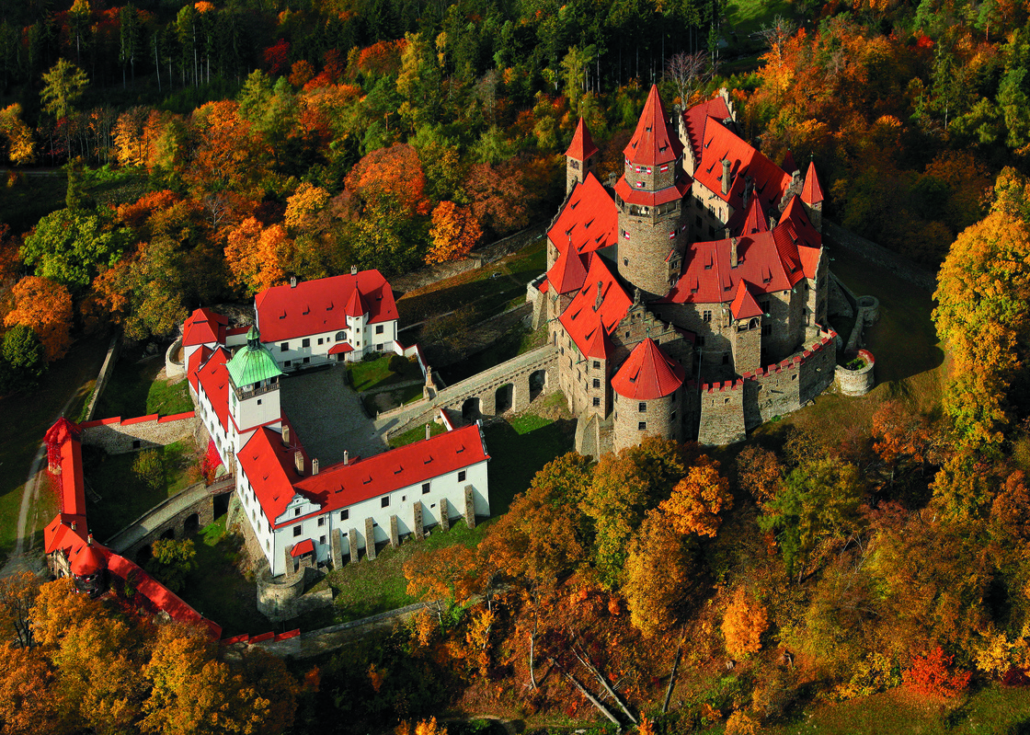 castillo-Bouzov-revista-estilo-de-vida-republica-checa